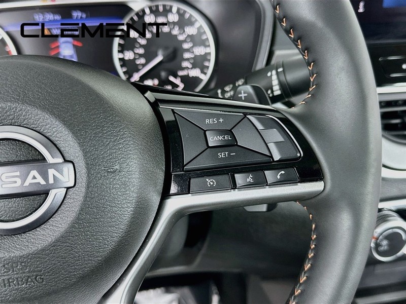 Nissan Altima Vehicle Image 17