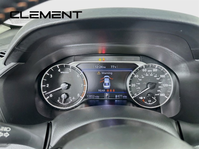 Nissan Altima Vehicle Image 18