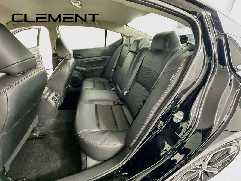 Nissan Altima Vehicle Image 30