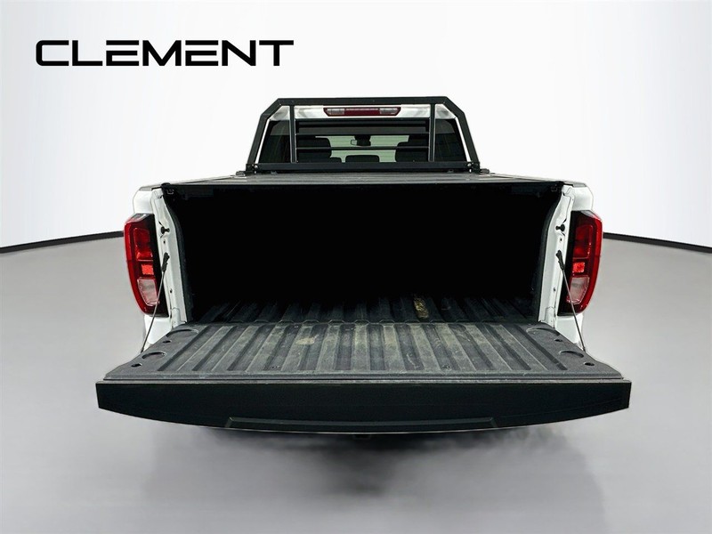 GMC Sierra 1500 Vehicle Full-screen Gallery Image 11