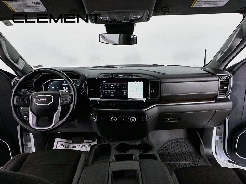 GMC Sierra 1500 Vehicle Full-screen Gallery Image 12