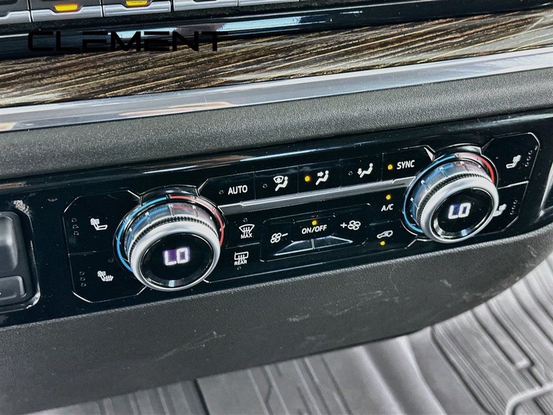 GMC Sierra 1500 Vehicle Full-screen Gallery Image 22