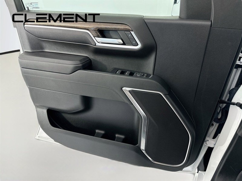 GMC Sierra 1500 Vehicle Full-screen Gallery Image 27