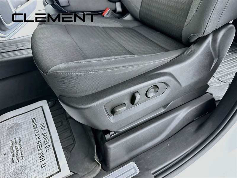GMC Sierra 1500 Vehicle Full-screen Gallery Image 28