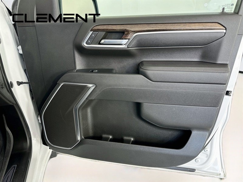 GMC Sierra 1500 Vehicle Full-screen Gallery Image 34