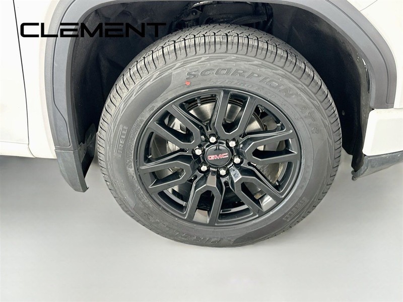 GMC Sierra 1500 Vehicle Full-screen Gallery Image 35