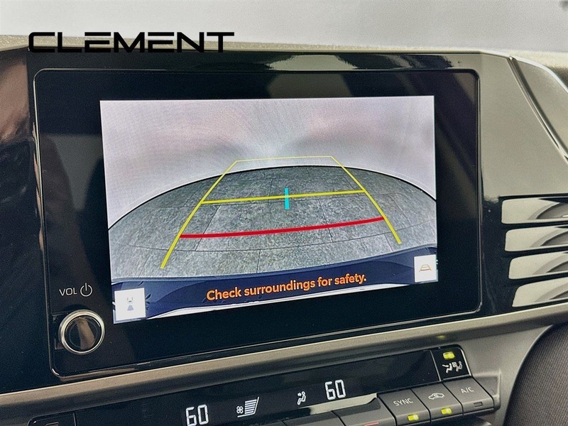 Toyota Camry Vehicle Full-screen Gallery Image 20