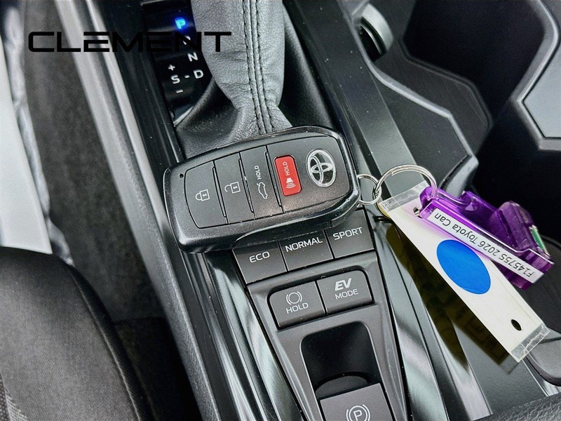 Toyota Camry Vehicle Full-screen Gallery Image 23