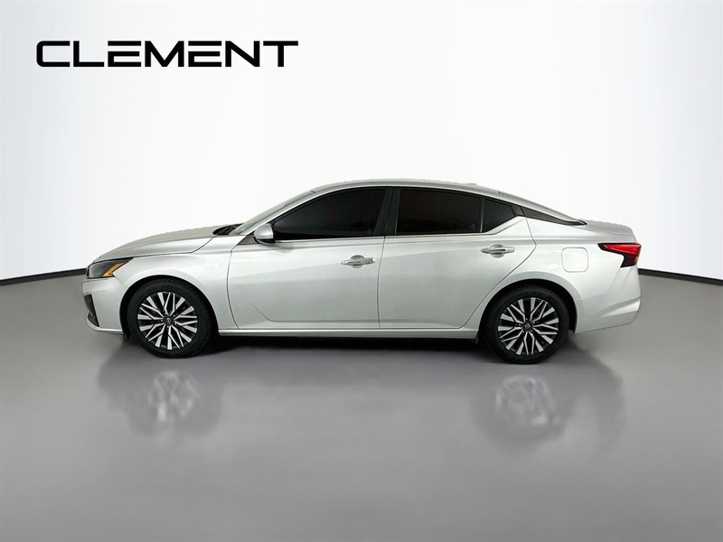 Nissan Altima Vehicle Image 06