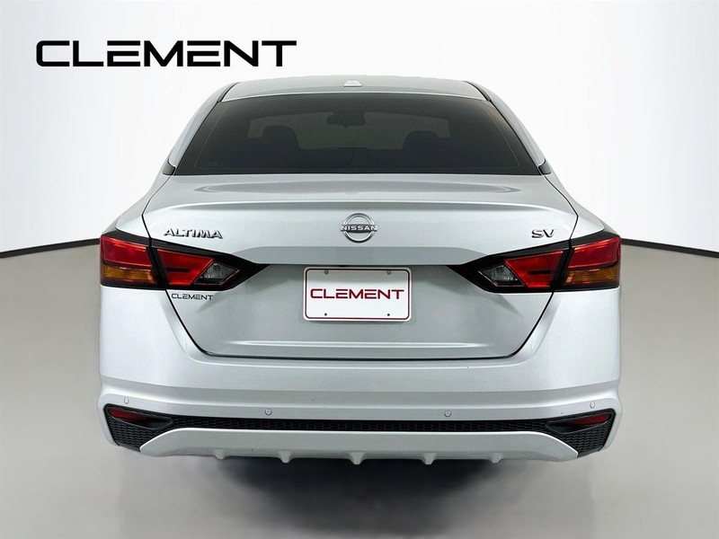 Nissan Altima Vehicle Image 08