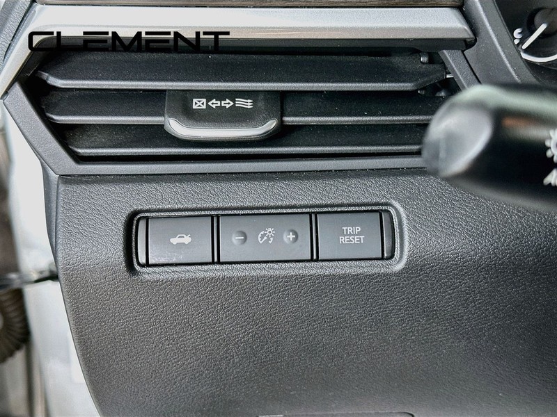 Nissan Altima Vehicle Image 14