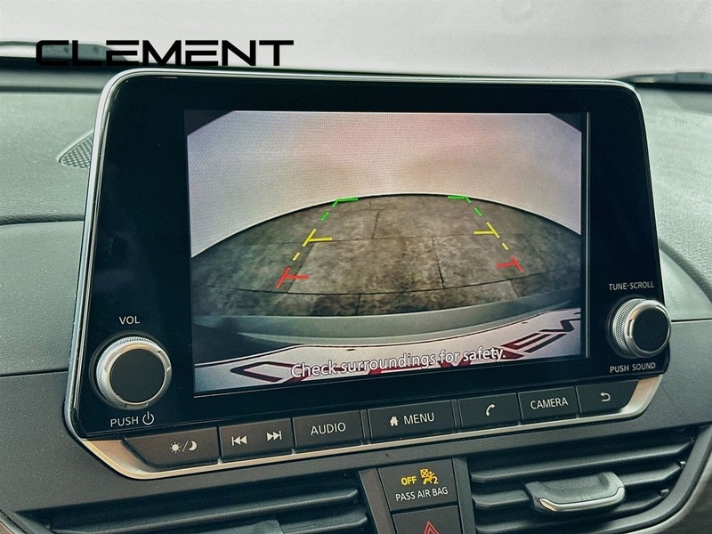 Nissan Altima Vehicle Image 20