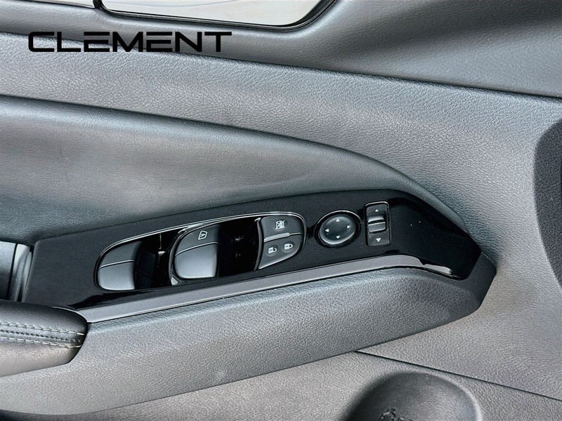 Nissan Altima Vehicle Image 24