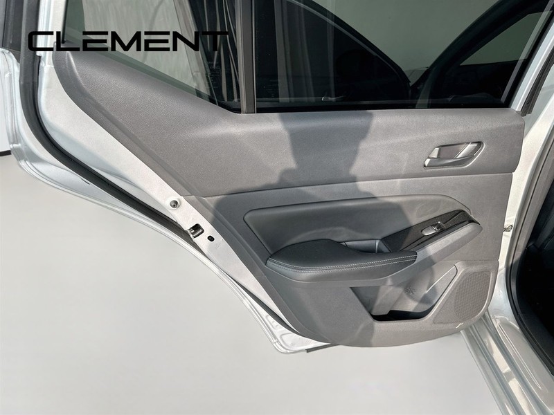 Nissan Altima Vehicle Image 29