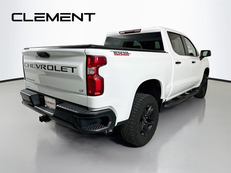 Chevrolet Silverado 1500 Vehicle Full-screen Gallery Image 7