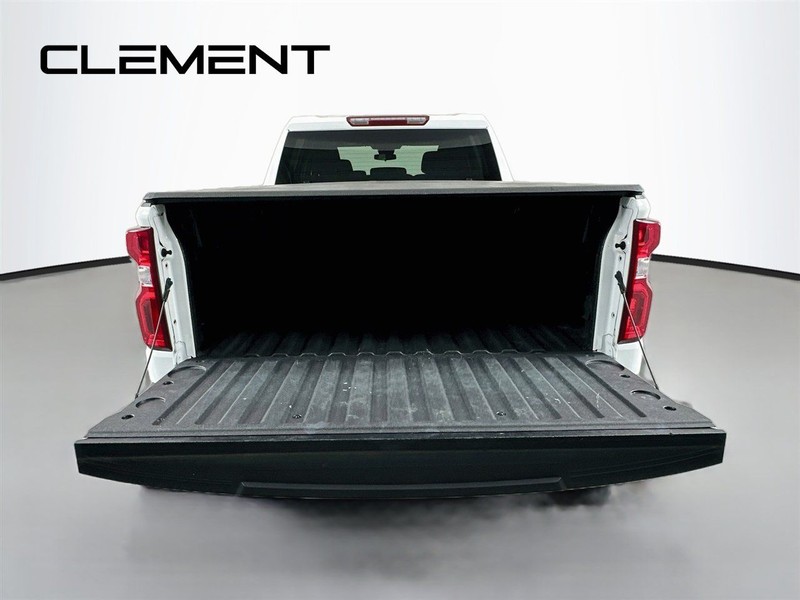 Chevrolet Silverado 1500 Vehicle Full-screen Gallery Image 11
