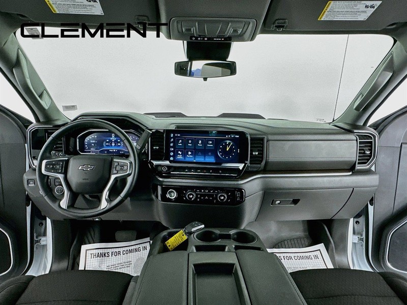 Chevrolet Silverado 1500 Vehicle Full-screen Gallery Image 12