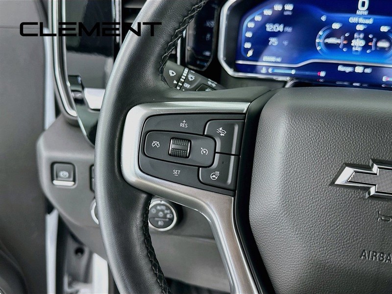 Chevrolet Silverado 1500 Vehicle Full-screen Gallery Image 16
