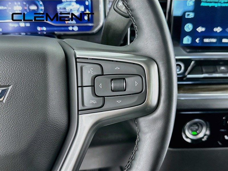 Chevrolet Silverado 1500 Vehicle Full-screen Gallery Image 17