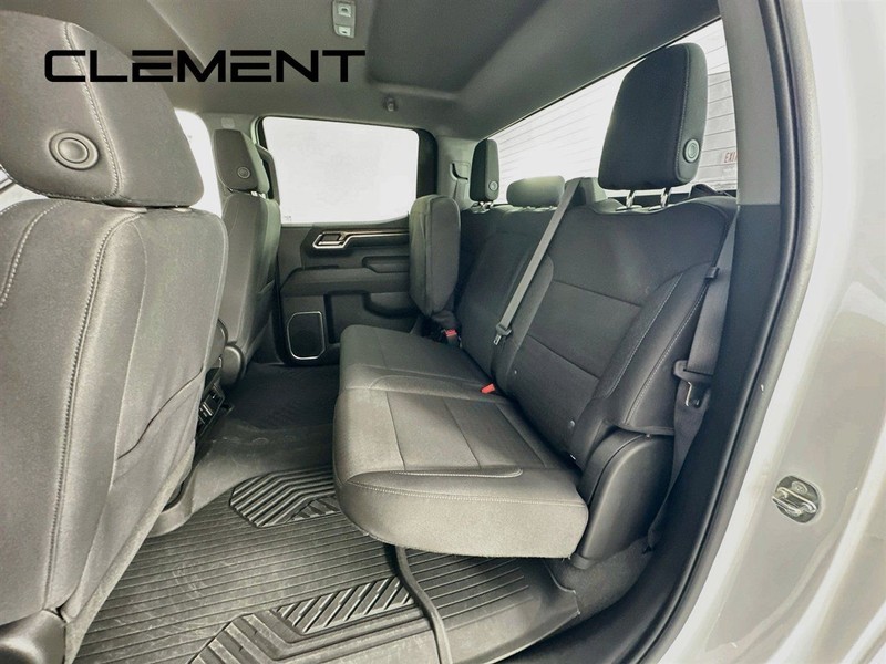 Chevrolet Silverado 1500 Vehicle Full-screen Gallery Image 31