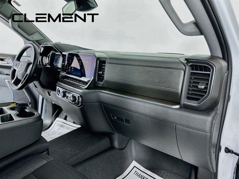 Chevrolet Silverado 1500 Vehicle Full-screen Gallery Image 33