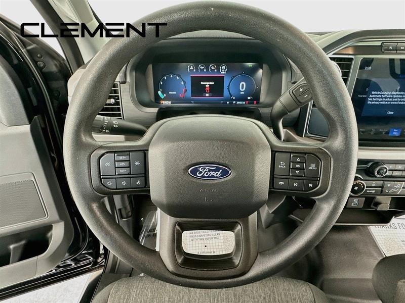 Ford F-150 Vehicle Full-screen Gallery Image 15