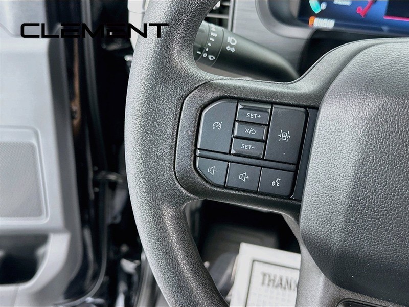 Ford F-150 Vehicle Full-screen Gallery Image 16