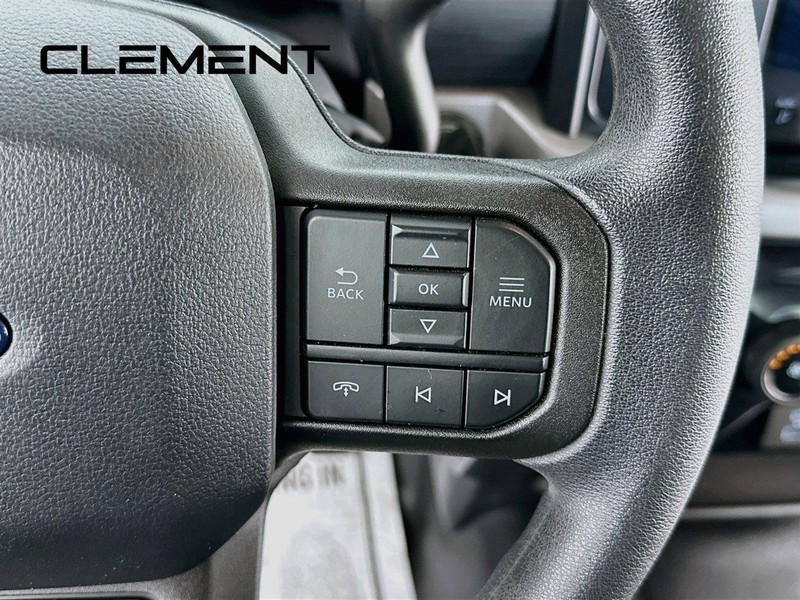 Ford F-150 Vehicle Full-screen Gallery Image 17