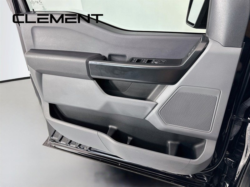Ford F-150 Vehicle Full-screen Gallery Image 26