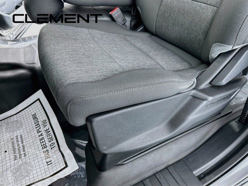 Ford F-150 Vehicle Full-screen Gallery Image 27