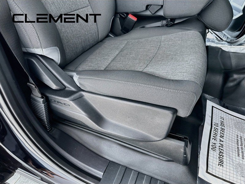 Ford F-150 Vehicle Full-screen Gallery Image 31