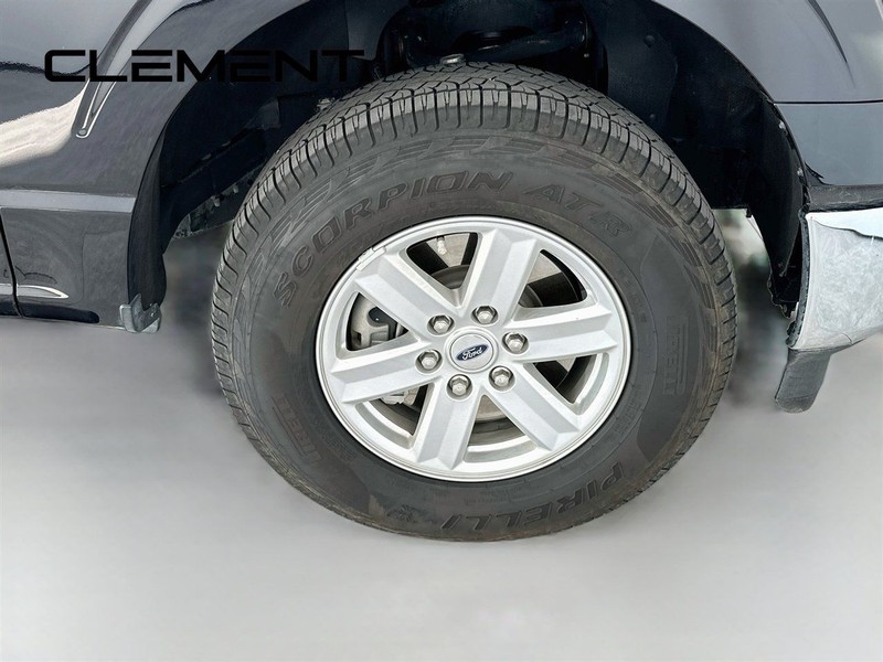 Ford F-150 Vehicle Full-screen Gallery Image 34