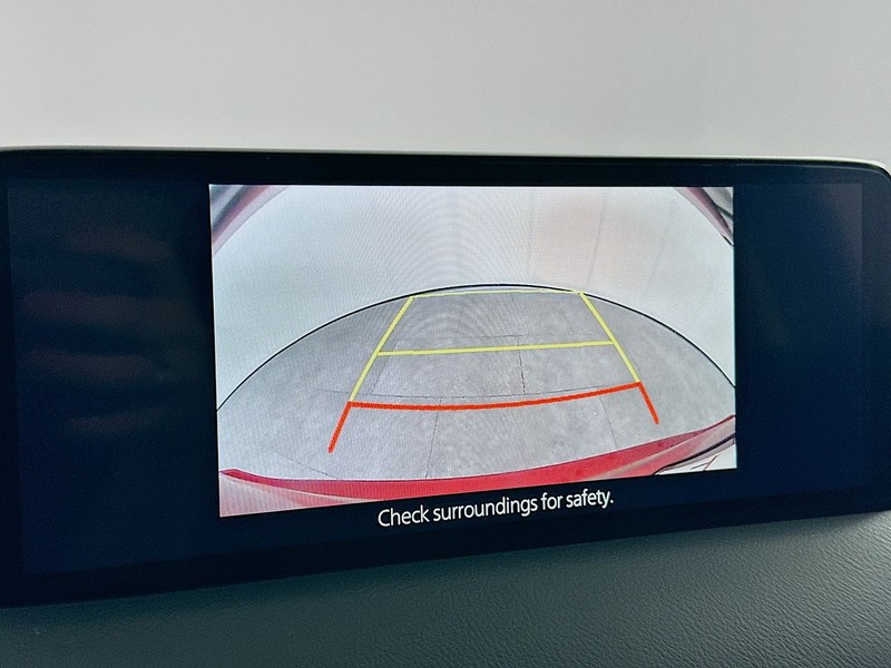 Mazda CX-5 Vehicle Full-screen Gallery Image 16