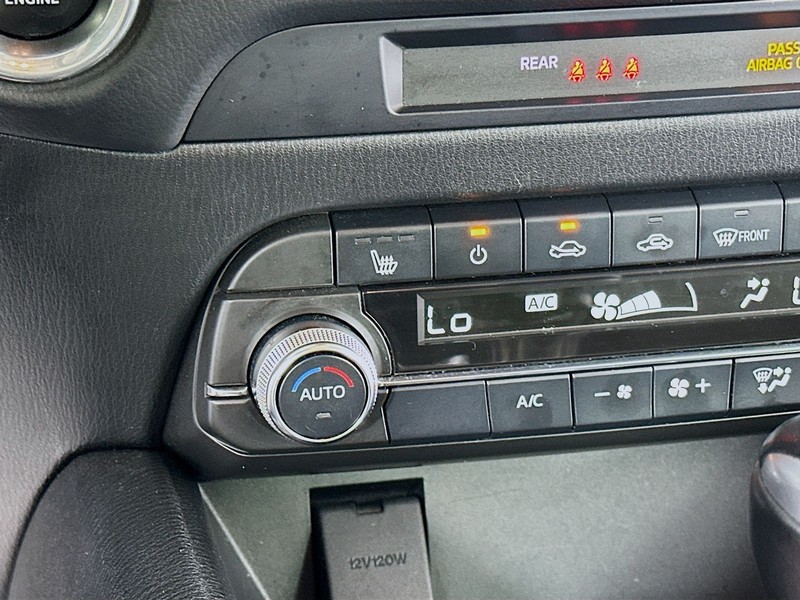 Mazda CX-5 Vehicle Full-screen Gallery Image 18