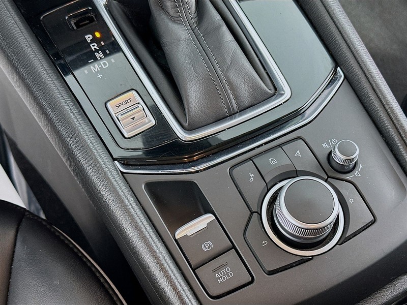 Mazda CX-5 Vehicle Full-screen Gallery Image 19