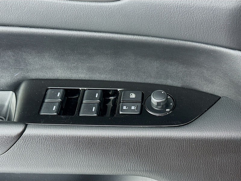 Mazda CX-5 Vehicle Full-screen Gallery Image 20