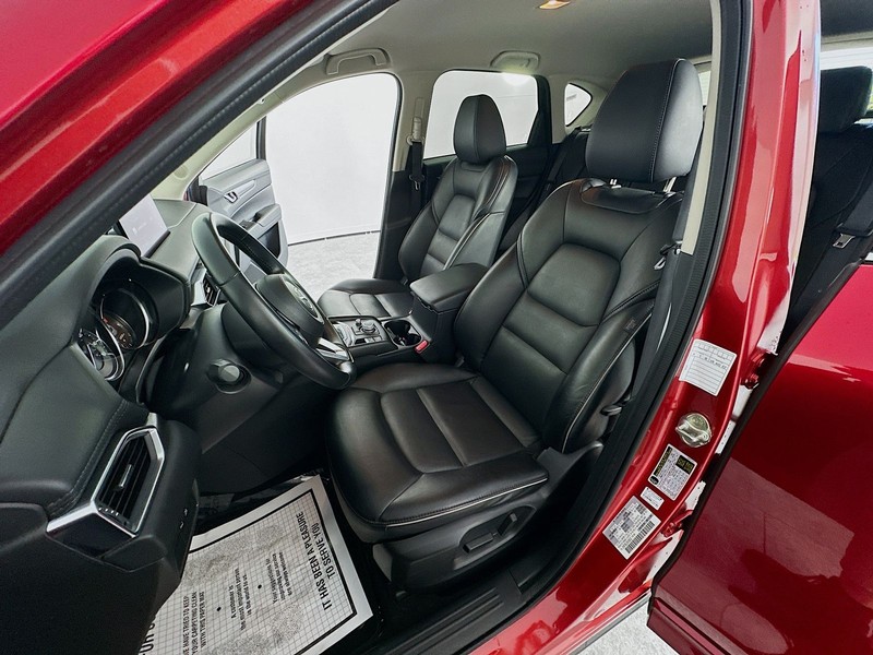 Mazda CX-5 Vehicle Full-screen Gallery Image 23