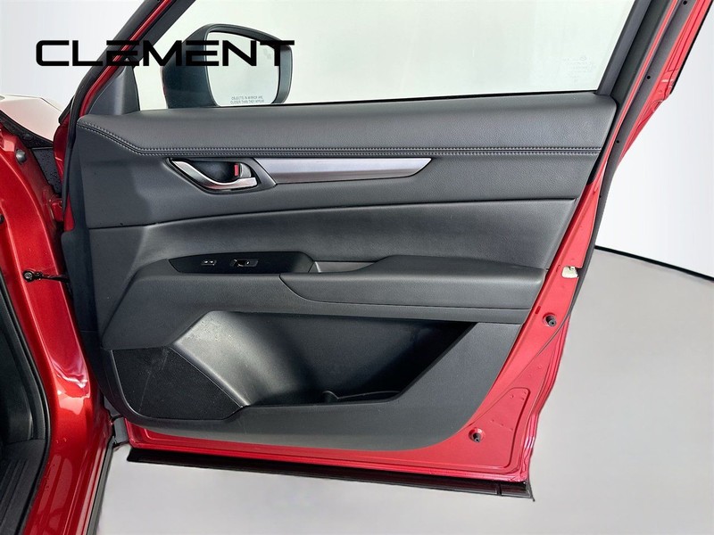 Mazda CX-5 Vehicle Full-screen Gallery Image 34