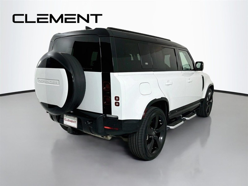 Land Rover Defender Vehicle Full-screen Gallery Image 7