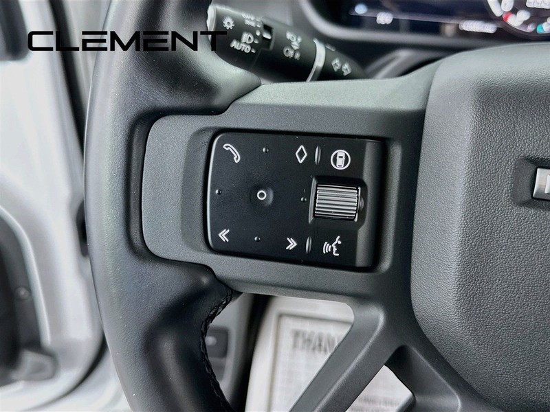 Land Rover Defender Vehicle Full-screen Gallery Image 16