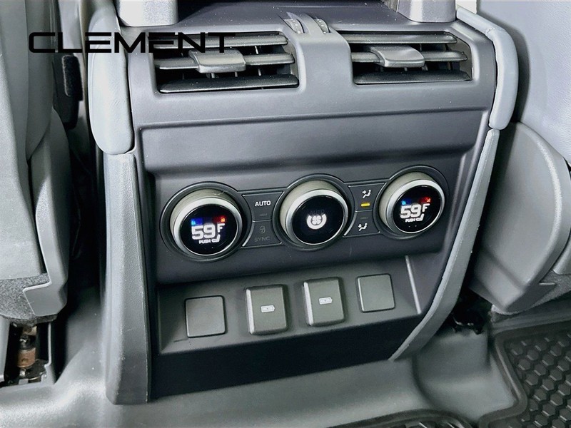 Land Rover Defender Vehicle Full-screen Gallery Image 33