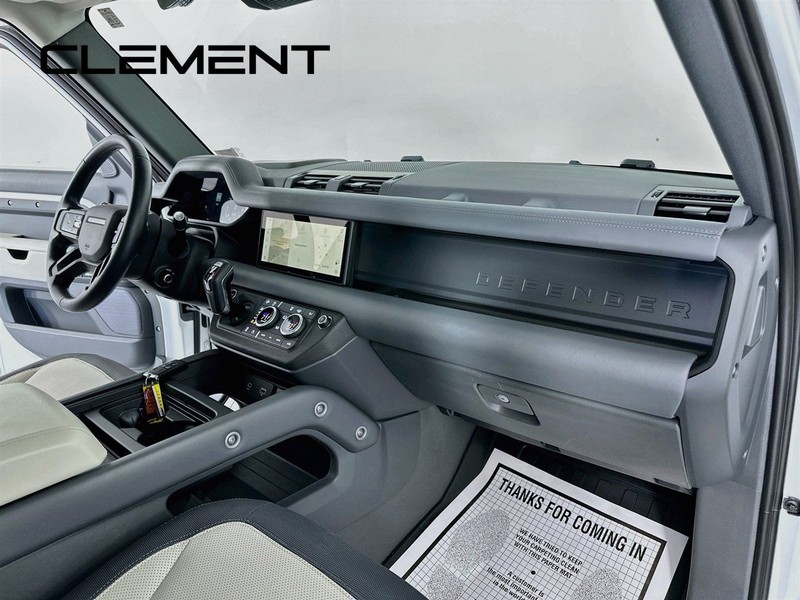 Land Rover Defender Vehicle Full-screen Gallery Image 35