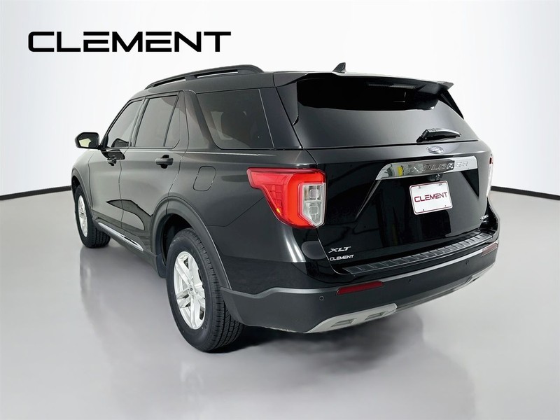 Ford Explorer Vehicle Image 10