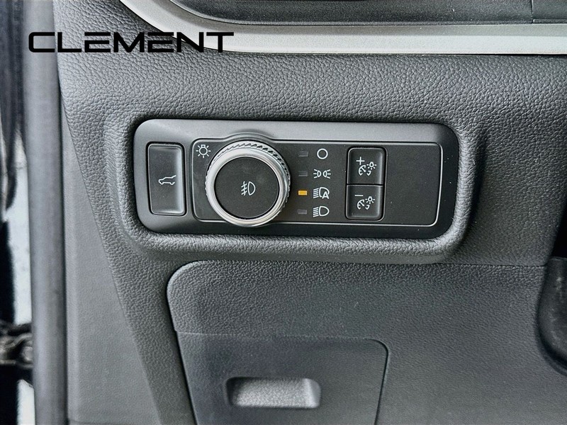 Ford Explorer Vehicle Image 14