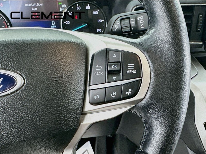 Ford Explorer Vehicle Image 17