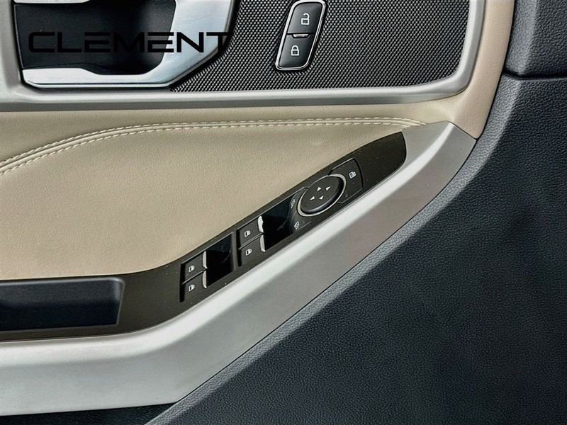 Ford Explorer Vehicle Image 26