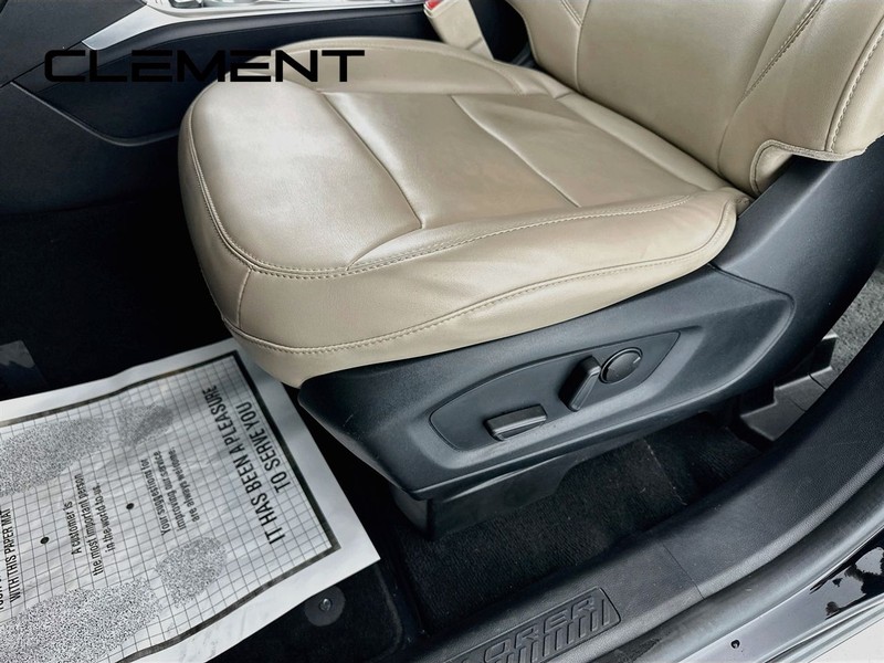 Ford Explorer Vehicle Image 28