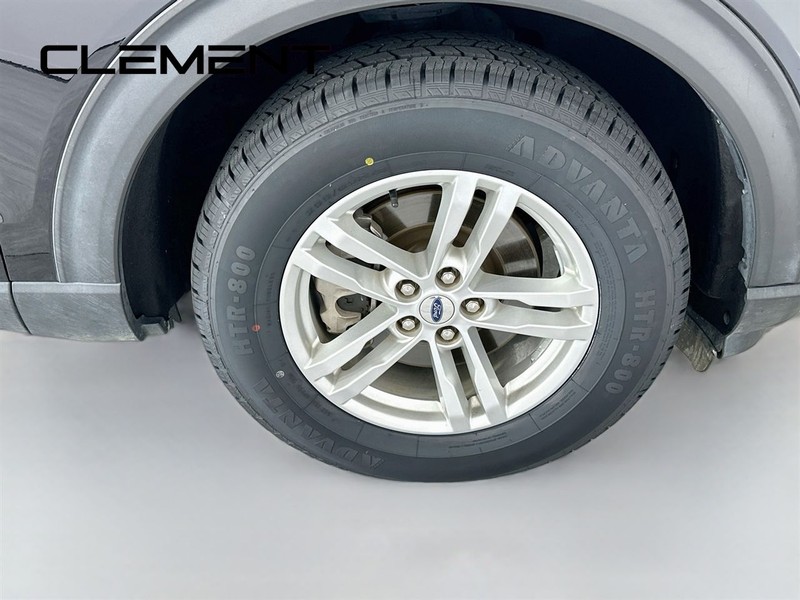 Ford Explorer Vehicle Image 36