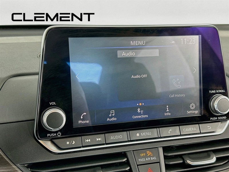 Nissan Altima Vehicle Full-screen Gallery Image 19
