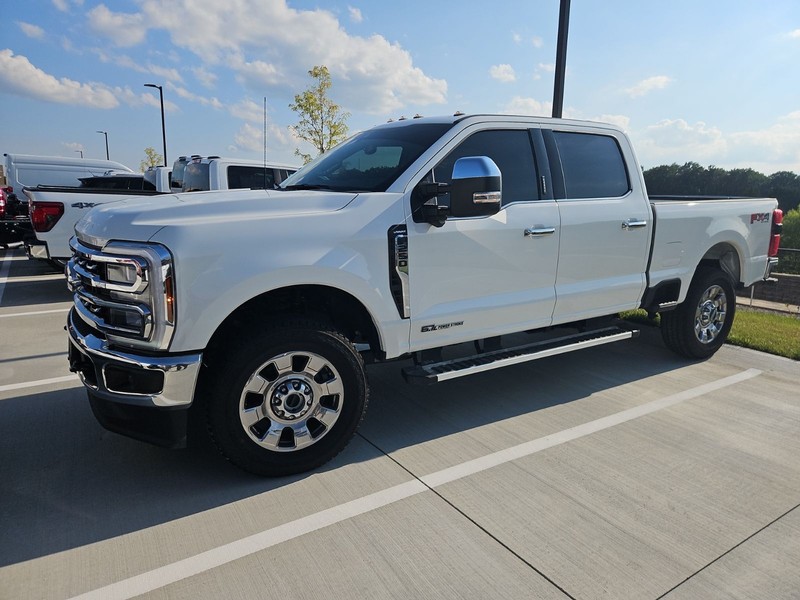 Ford Super Duty F-250 SRW Vehicle Image 02